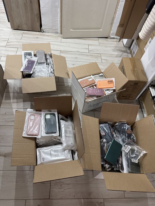 Lot 300 accesorii telefoane huse si folii sticla Samsung iPhone Xiaomi Motorola