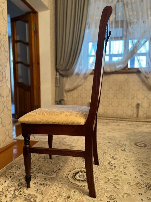 Стулья гостинные