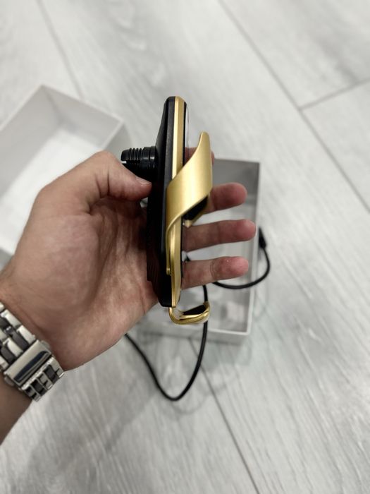 Автодержатель с беспроводной зарядкой Smart Sensor R3