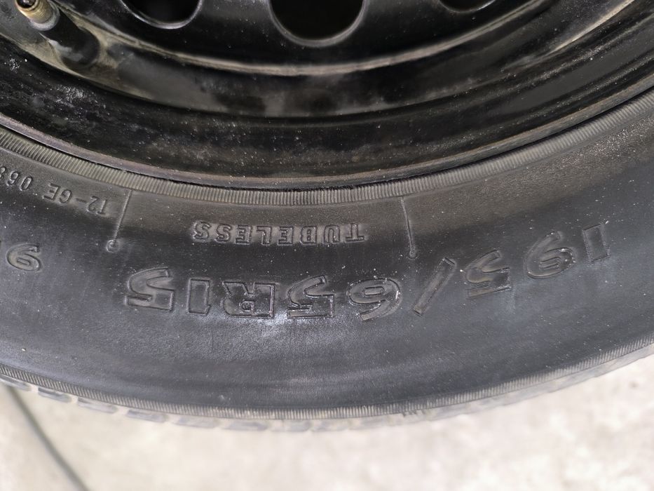 Продам запаску от мерседес 124