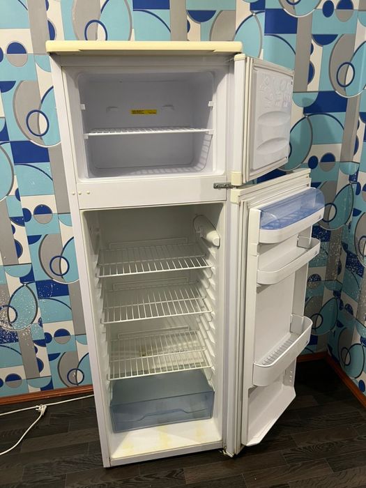 Веко холодильник б/у