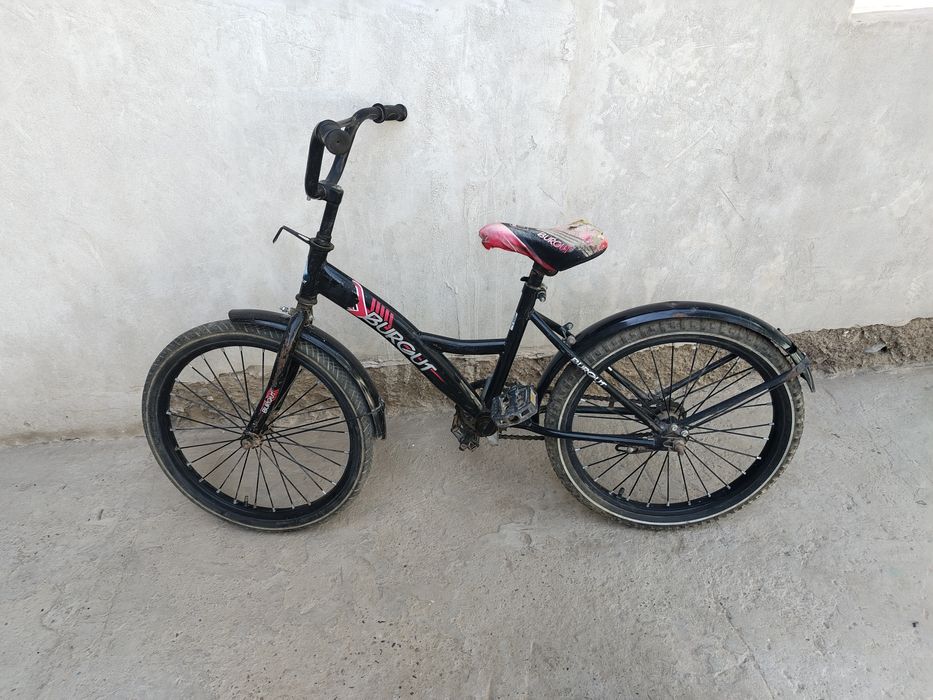 Bolalar velosipedi sotiladi