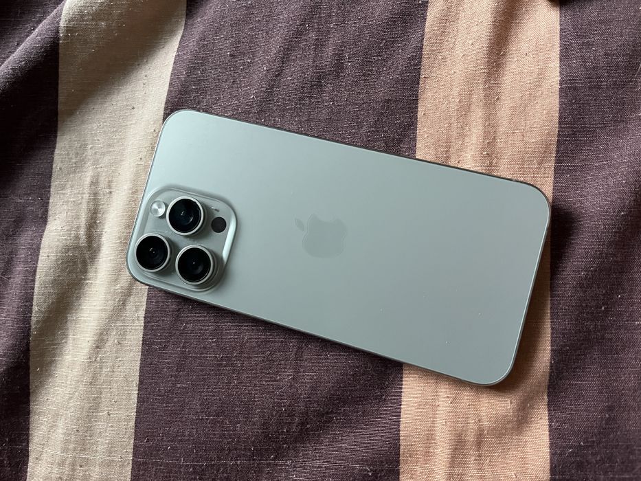 Продам Iphone 15 pro max 256 gb