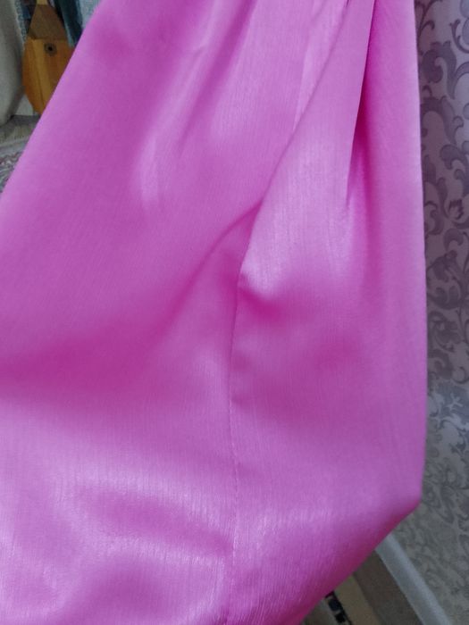 Продам платья розовое для девочек