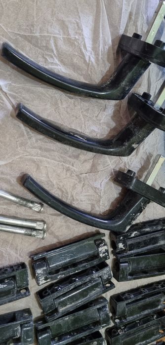 Петли для окон черные бу