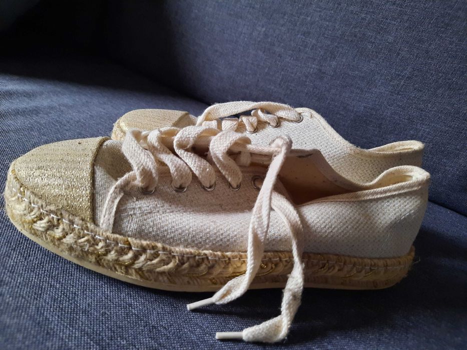 Продавам дамски обувки