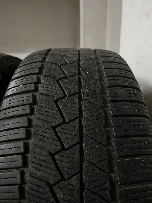 2 бр. Зимни гуми CONTINENTAL 245/50/19