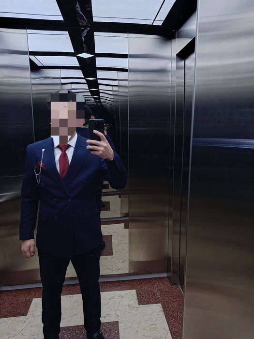 Костюм двубортный