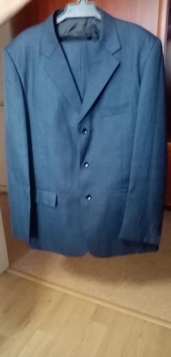 Костюм тройка новый