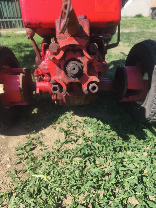Vând motocultor Gravely 5665 COMMERCIAL