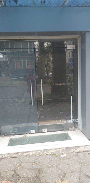 Стъклени врати от запалено стъкло