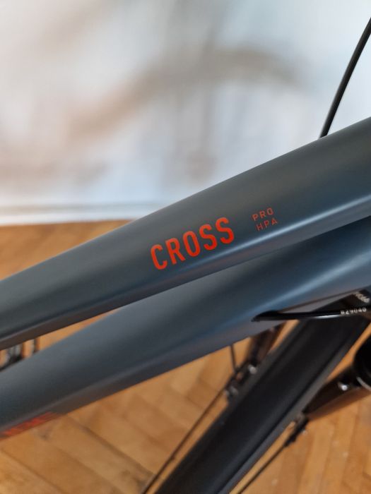 Bicicletă damă Cube Cross Pro HPA – Shimano XT/Deore, ca nouă