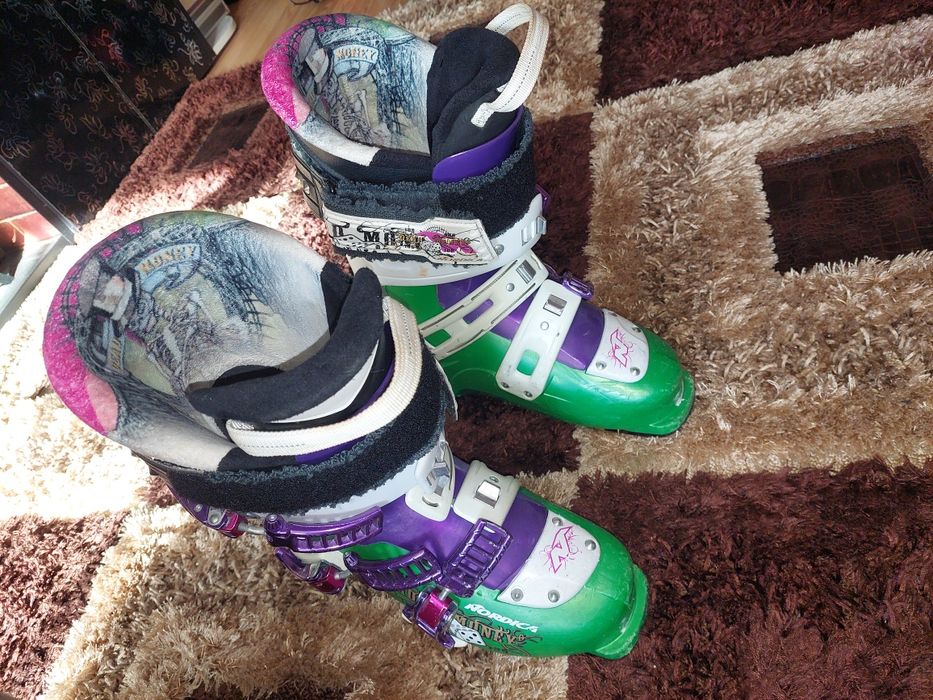 ochelari ski,clăpari,căști ski,geaca ski