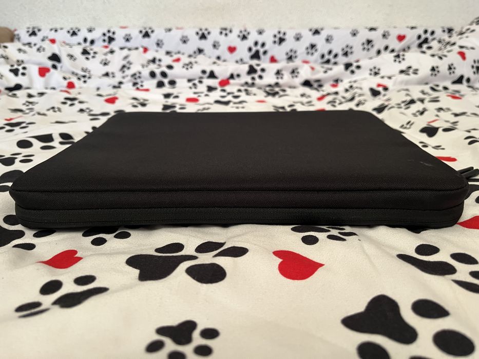 Geantă / Husă anti șoc pentru laptop / tabletă TOMTOC nouă