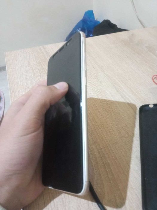 redmi 5 plus  32 talik ideal kelishtirib beriladi