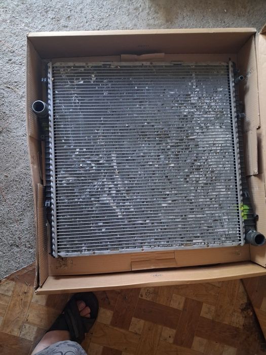 Радиатор  на БМВ Х5 е53 4,4