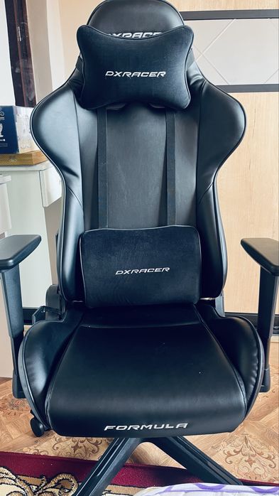 Игровое кресло от DxRacer