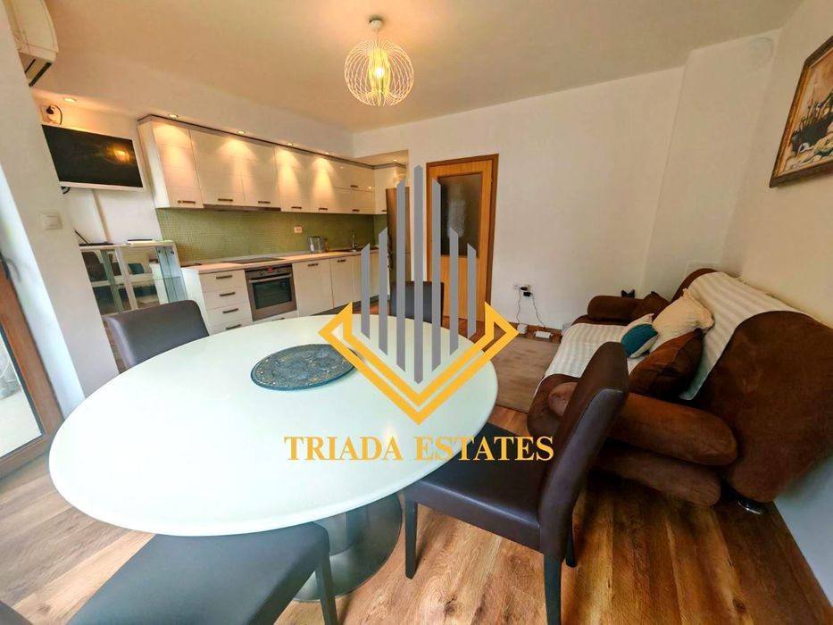 Дава се под наем Тристаен апартамент в Бургас, Център - 85 кв.м за 598.23 € - Снимка #1