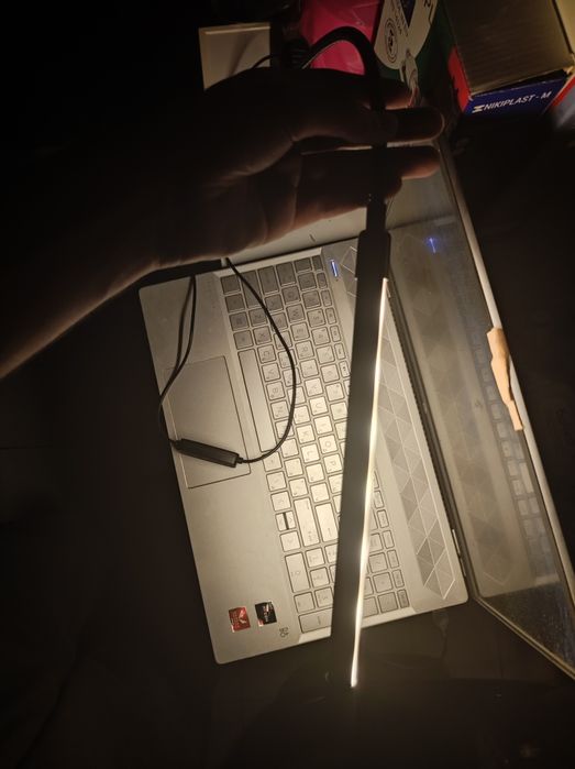 LED настолна USB лампа с щипка и дистанционно и сменящи се цветове