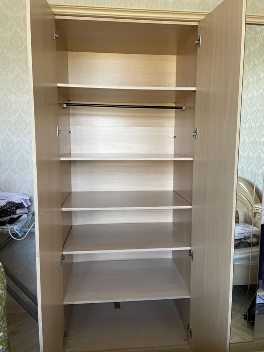 Продам спальный гарнитур