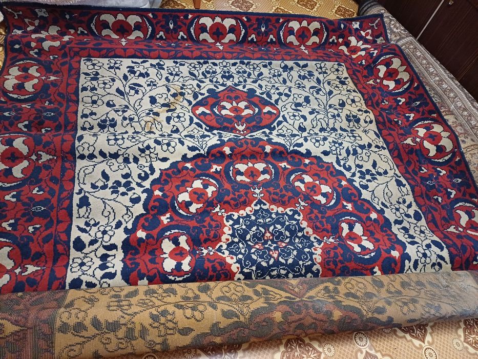 Продается большой ковер
