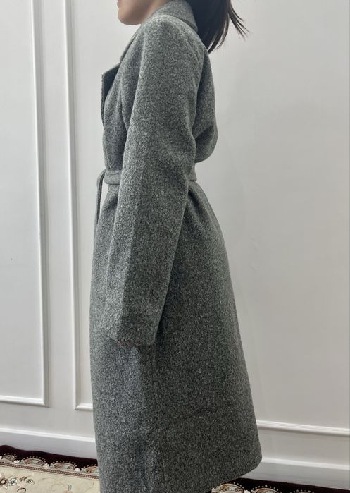 Легкое стильное пальто