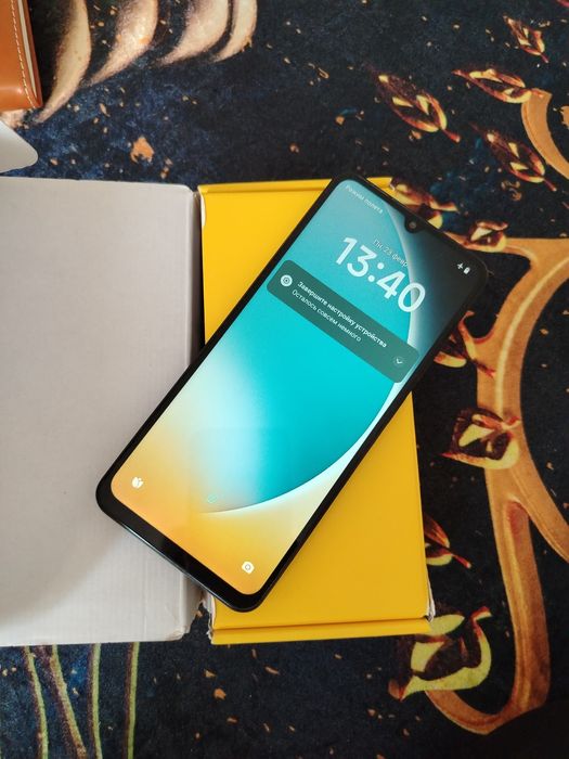 Продаётся телефон