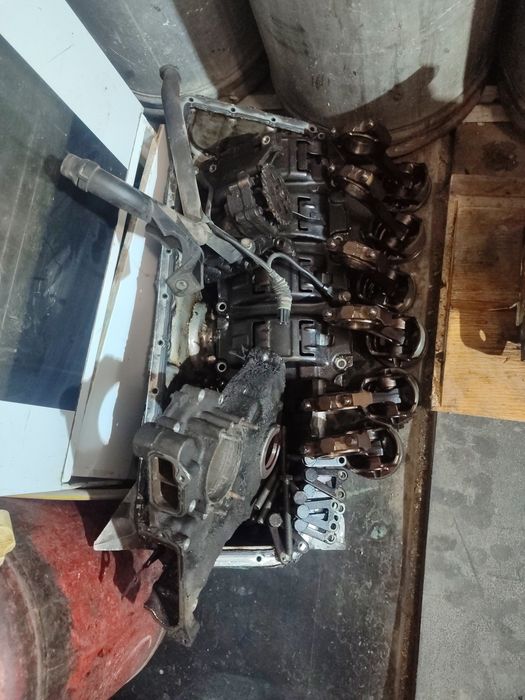 Двигатель M54B30