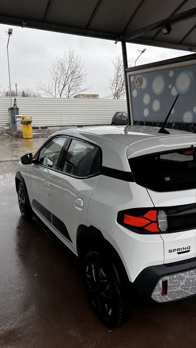 Dacia Spring Electric 2025 – 3.800 km – TVA deductibil – Preț FIX