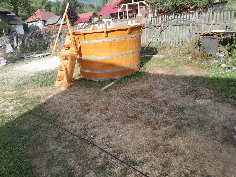 Ciubar din lemn pentru  baie