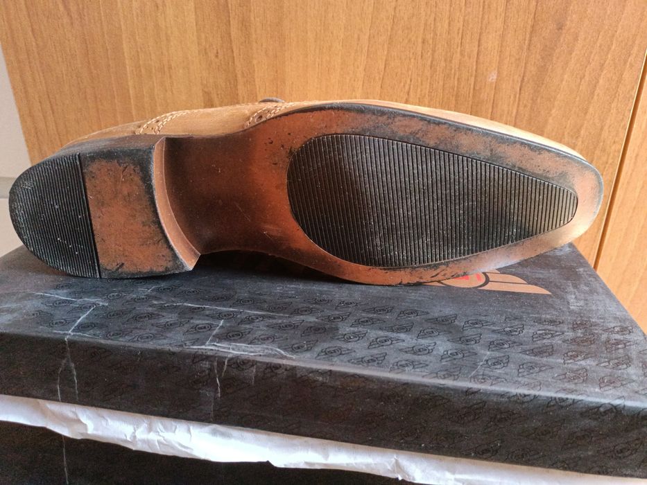 Vand pantofi barbati eleganti serviciu nunta 42 tranp gratis