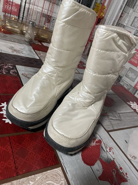 Продам обувь на девочку зимние теплые