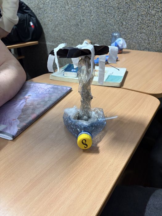 Arta moderna din sticle sau ceva nu stiu