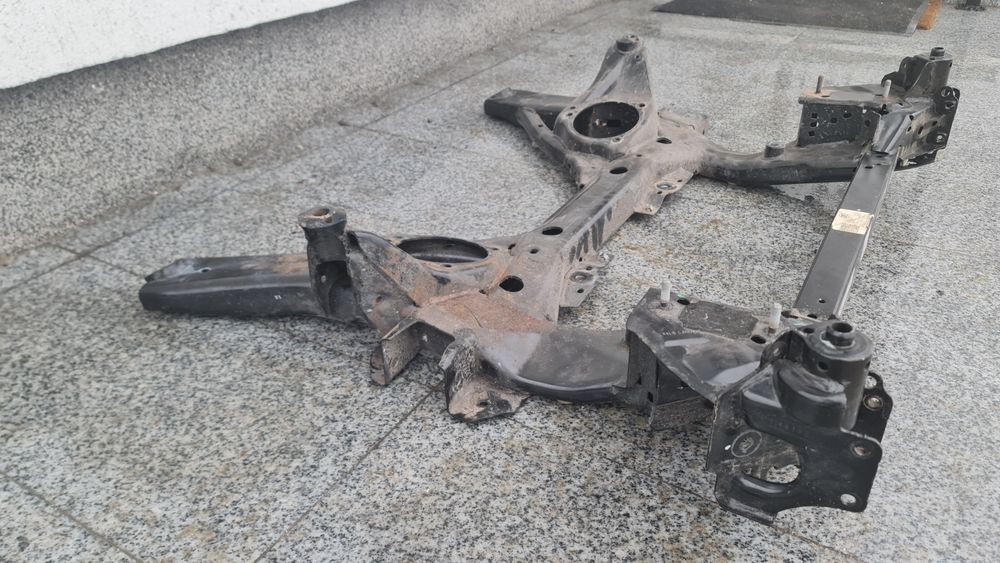 Punte fata cadru motor BMW 3 G20 G21 6877319 2x4 tracțiune spate