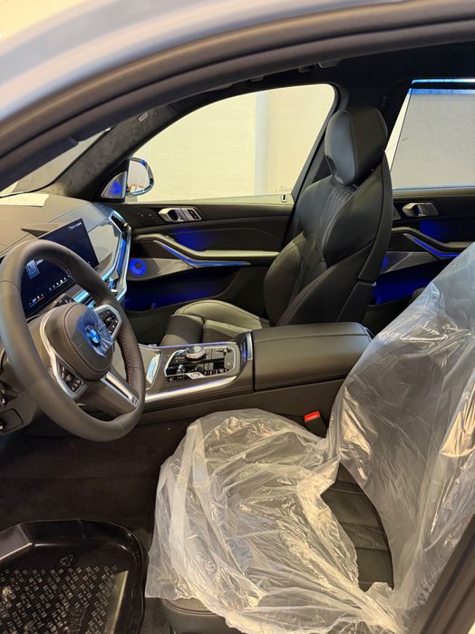 Продам новый BMW X7 M60 FULL в наличии ! c гарантией !