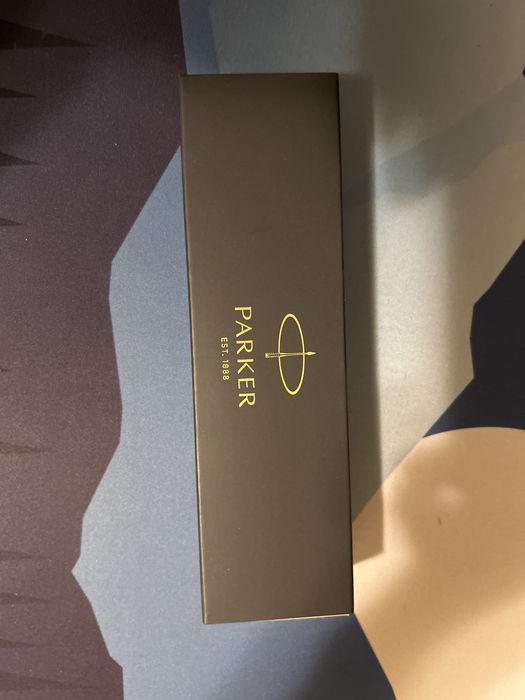 Stilou Parker Negru mat cu penita aurie