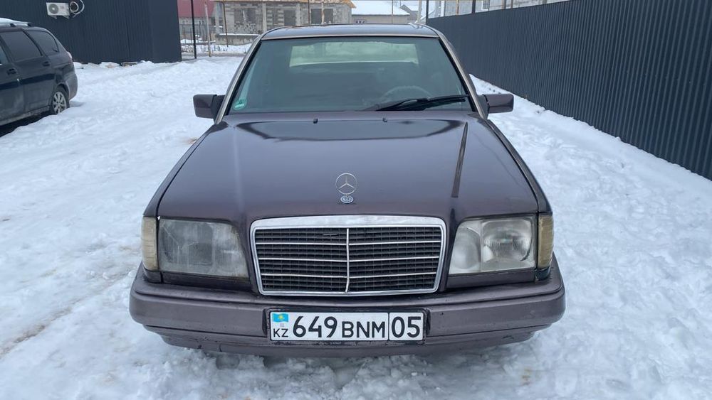 Автомобиль Мерседес