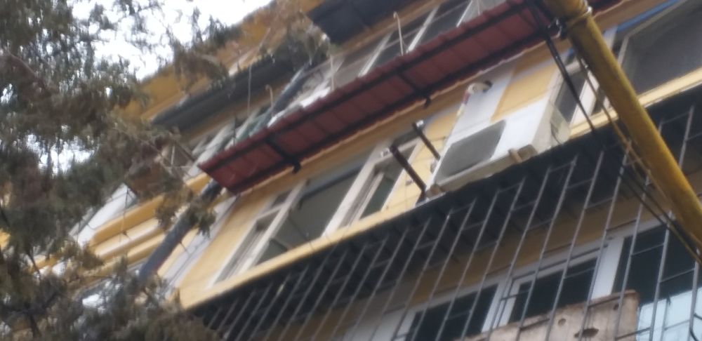 Установка бесшумных  козырков, алиминывые роликов