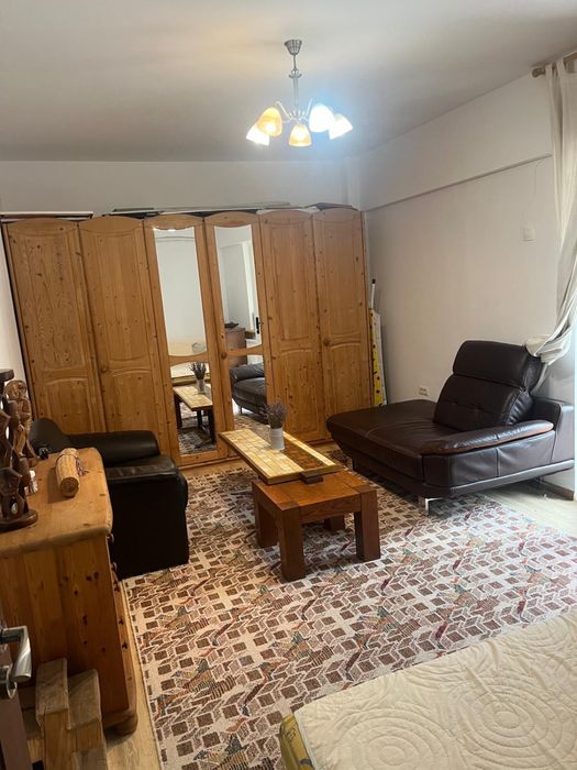 Schimb Apartament 4 camere și curte