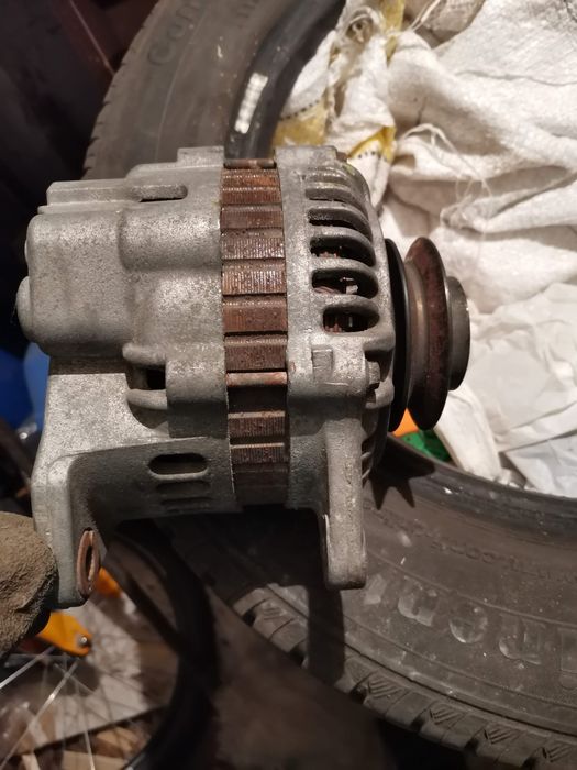 Нисан Примера генератор