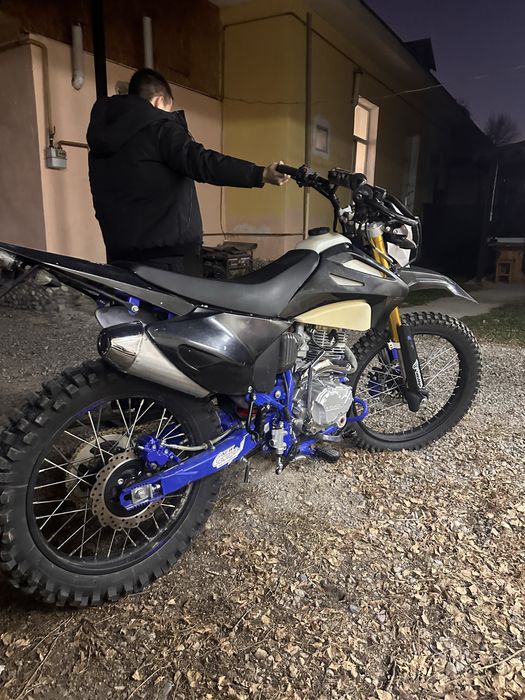 Эндуро мотоцикл 250 кубов