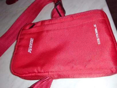 Ферари чантичка почти чисто нова