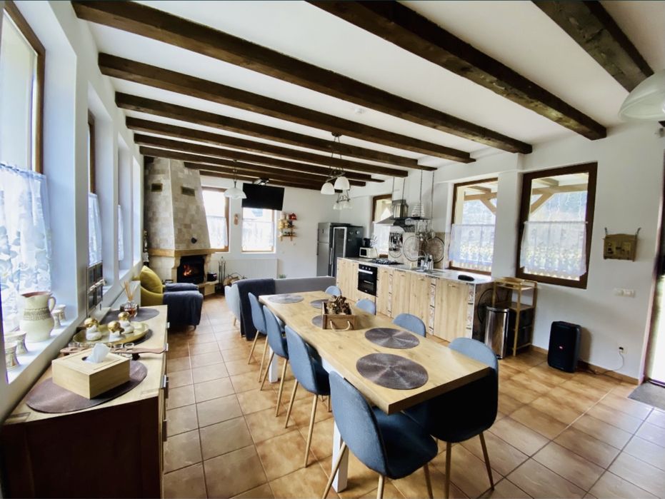 .Cabana de inchiriat,ciubar. Piscina incalzita (Mai -Septembrie )