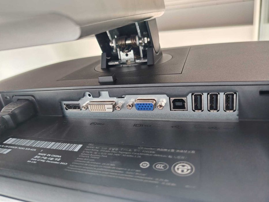 Монитор Dell 23.8" P2414H