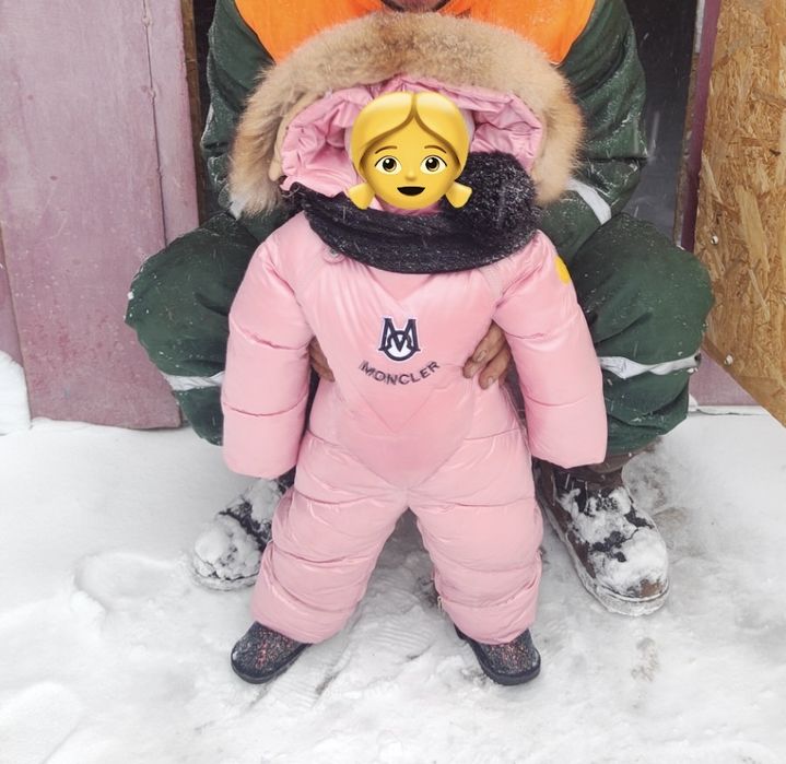 Продам для двойняшек зимний комбинизон трансформер