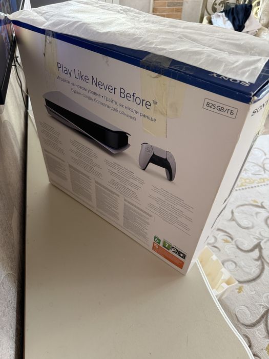Продам PlayStation 5 с дисководом (825 ГБ)