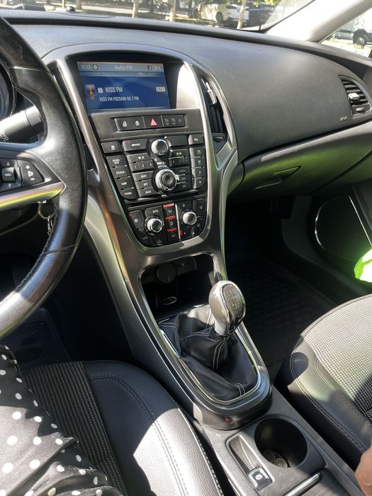 Opel astra J 2012
