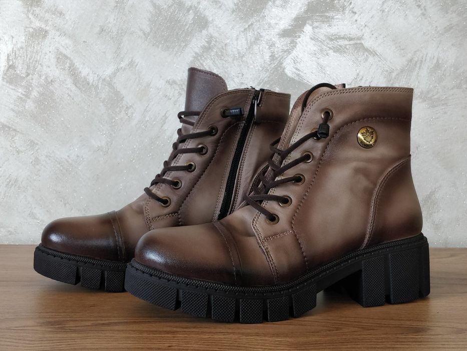 НОВИ Дамски боти 37 номер