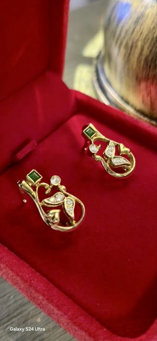 Золотые серьги  СССР  750 проба с Якутскими бриллиантами и изумрудом