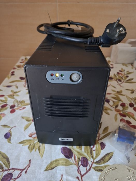 UPS Mustek 2000VA(1200W) 4 prize Schuko